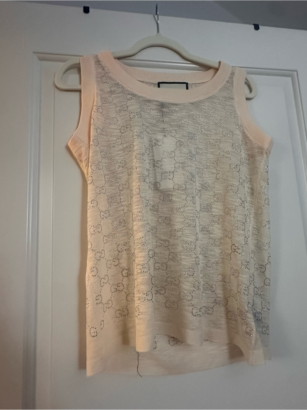 Sleeveless Cream Knit Tank Top with Subtle Pattern